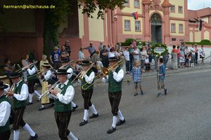 nik_041009_vz01_otjjbpckuf.jpg