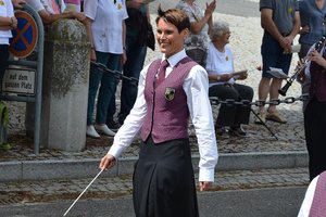 nik_041502_vz01_velykwzohz.jpg